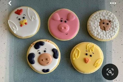 Cute Circle Cookie Decorating Ideas, Pig Cookies Royal Icing, Farm Royal Icing Cookies, Farm Animal Cookies Royal Icing, Cow Royal Icing Cookies, Royal Icing Cookies Designs Simple, Baby Royal Icing Cookies, Farm Animal Cookies Decorated, Royal Icing Sugar Cookie Designs