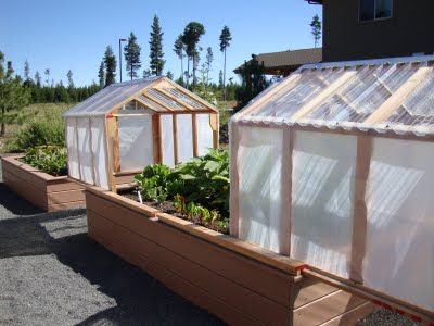 danger garden: Mini-greenhouses or raised beds? Both! - This is so cool! Raised bed, mini-greenhouse that slides open! How awesome is that!! Garden Bed Greenhouse, Greenhouse Cover, Winter Greenhouse, Greenhouse Plans, Garden Mini, Garden Types, Mini Greenhouse, Diy Greenhouse, Garden Greenhouse