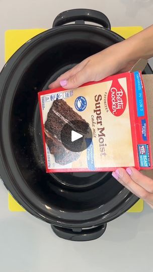 1.4M views · 10K reactions | oreo lava cake in the crockpot #oreo #crockpot #cake #slowcooker #cakeidea #cakerecipe #recipeoftheday #bestrecipes #yummyfood #foodie #lavacake #dessert #dessertoftheday | Jacky’s Kitchen | Jacky’s Kitchen · Original audio Crock Pot Cake Mix Recipes, Oreo Lava Cake, Crockpot Desserts Easy, Crockpot Cake Recipes, Crockpot Lava Cake, Crockpot Dessert, Crockpot Cake, Cooker Cake, Crockpot Dessert Recipes