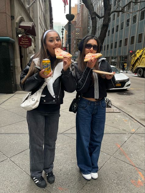 #nyc #fashion #aesthetic #pizza #outfits Nyc Fashion Aesthetic, Aesthetic Pizza, Nyc Fits, Nyc Aesthetic, Nyc Fashion, Fashion Aesthetic, Pizza, Pizzas