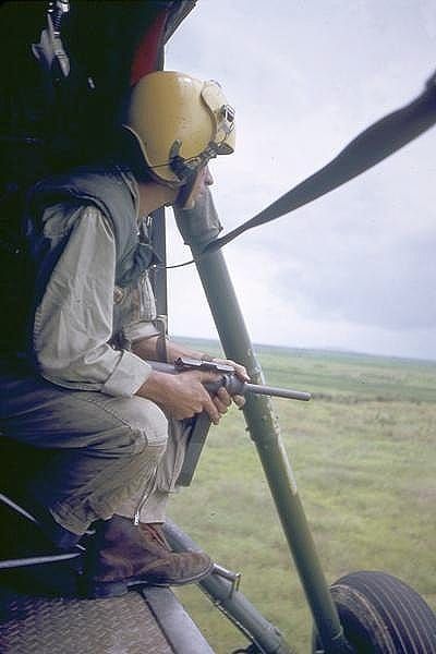 Obscure Photos, Crew Chief, Jungle Boots, North Vietnam, South Vietnam, Military Police, Body Inspiration, Central Europe, Historical Society