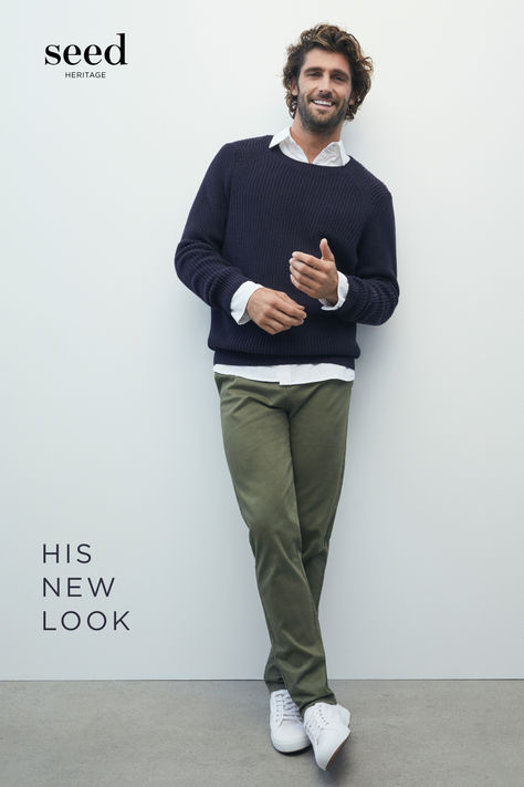 His autumn look is all about utility details, merino wool, and classic colours. Men’s Professional Fashion, 50 Year Old Mens Fashion, Mens Photoshoot, Animation Logo, Minimalist Outfits, Mens Office, Olive Pants, Autumn Look, Model Inspo