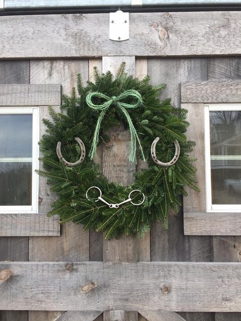 Photo Challenge: 6 Horsey Wreaths | HORSE NATION Horse Stable Christmas Decorations, Horse Barn Christmas Decorations, Horse Christmas Decor, Horse Christmas Decorations, Horse Stall Christmas Decorations, Horse Christmas Tree, Winter In Maine, Horseshoe Wreath, Themed Wreaths