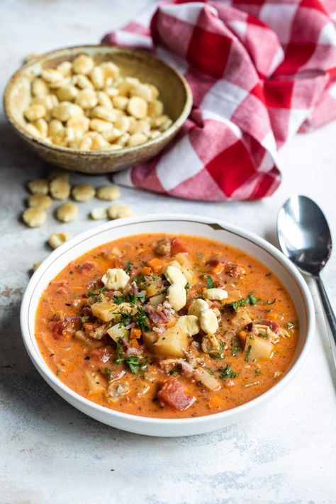 Manhattan Clam Chowder - Culinary Hill Manhattan Clam Chowder Recipe, Hearty Pasta Recipes, Clam Chowder Soup, Manhattan Clam Chowder, Clam Chowder Recipe, Toasted Crostini, Canned Seafood, Chowder Soup, Oyster Crackers