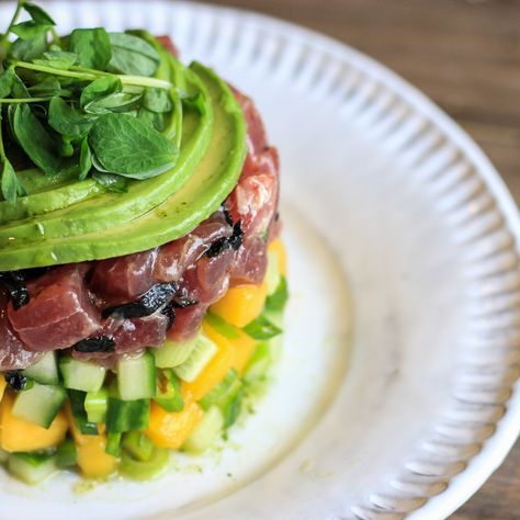 This ahi tuna stack is fresh, healthy and delicious! Tuna Stack Recipe, Poke Stack, Tuna Stack, Spicy Tuna Sushi, Paleo Fish, Tuna Avocado, Seared Tuna, Fresh Tuna, Ahi Tuna