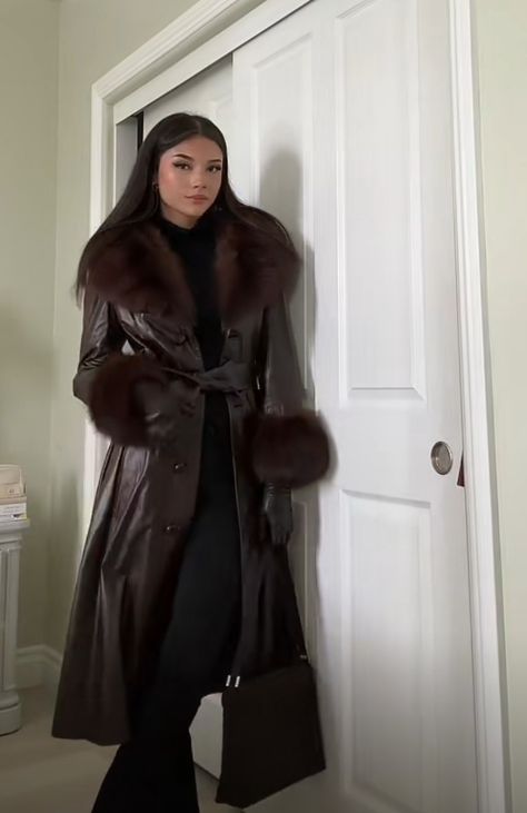 Leather Coat Outfit, Leather Coat With Fur, Fur Outfit, Fur Coat Outfit, Coat Elegant, Coat With Belt, Long Leather Coat, Leather Trench, Winter Outerwear