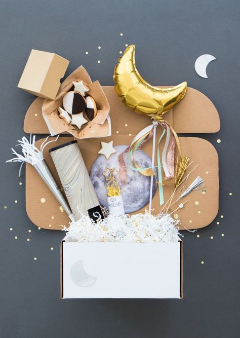 Party In A Box Ideas Diy, Party Box Ideas, Outer Space Party Favors, Rocket Ship Party, Space Party Favors, Outer Space Party, Moon Party, Oh Happy Day, Party Box