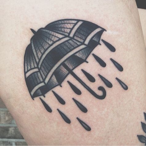 Traditional umbrella tattoo Umbrella Tattoo, Old School Tattoos, Traditional Black Tattoo, Tatuagem Masculina Pequena, Tattoo Inspiration Men, Symbol Of Protection, Old School Tattoo Designs, Pin Up Tattoos, Traditional Tattoo Art