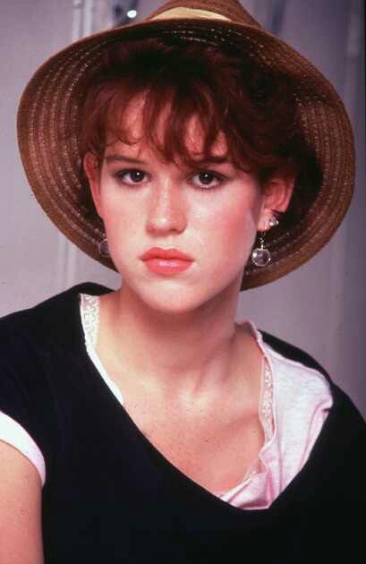 #SixteenCandles - Samantha Baker Andie Walsh, Brat Pack, Sixteen Candles, Boater Hat, 80s Movies, Hermit Crab, Girl Inspiration, The Breakfast Club, Iconic Movies