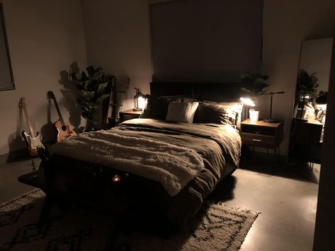 Mens Bedroom Decor, Chill Room, New Bedroom, Apartment Bedroom Decor, Bedroom Setup, Dekorasi Kamar Tidur, Redecorate Bedroom, Room Design Bedroom, Room Makeover Bedroom