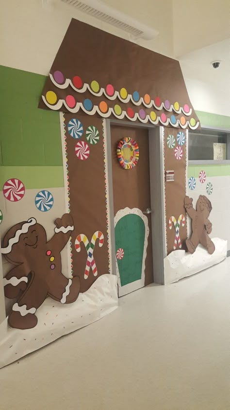 Gingerbread House Classroom, Gingerbread Classroom Door, Gingerbread Classroom, Gingerbread Door, Lightbulb Ornaments, Classroom Door Decorations, Christmas Hallway, Door Decorations Classroom Christmas, Holiday Door Decorations