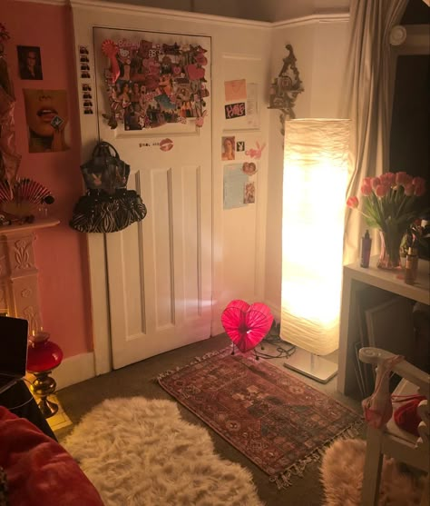 2010s Bedroom Aesthetic, 2015 Room Aesthetic, Cam Girling Room, 2014 Room Aesthetic, 90s Wall Collage, Pink Wall Room, 2010s Room, 2000s Room Aesthetic, 80s Aesthetic Room Decor