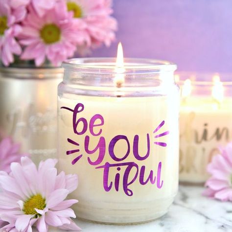 Customize Candle’s Look with a Vinyl Cutter Cricut Candles, Diy Leather Tassel, Easy Hostess Gifts, Candles With Essential Oils, Candle Making For Beginners, Decorated Wine Glasses, Custom Gift Bags, Cricut Creations, Cricut Projects Vinyl