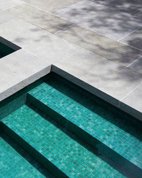 Eco Outdoor (@ecooutdoor) • Instagram photos and videos Outdoor Pool Design, Pool Tile Designs, Pool Kings, Eco Outdoor, Pool Pavers, Stone Pool, Swimming Pool Tiles, Pool Renovation, Pool Remodel