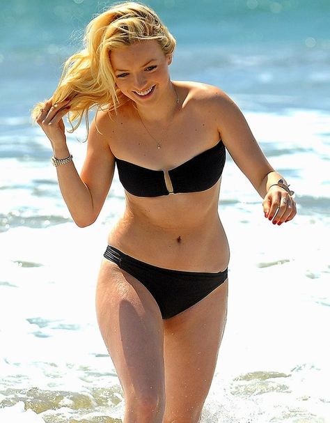 Francesca Eastwood, Beach Look, Pop Fashion, American Actress, Celebrities Female, Summer Girls, Style Icons, Fashion News, Bathing Suits