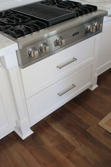 like drawers under stove top like foot at bottom of cabinets like silver drawer handles Love stove top-find one similar but less expensive Drawers Kitchen, Small Kitchen Design, Outdoor Kitchen Appliances, Kitchen Stove, Web Images, Kitchen Drawers, Kitchen Redo, Style Kitchen, Outdoor Kitchen Design