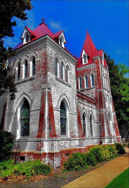 FILLMORE STREET CHAPEL...    Fillmore Street Chapel - Corinth, Mississippi. This building was erected in 1871 by the Cumberland Presbyterian Church. It is the oldest church building in Corinth. From 1906-1976, it served as the Fillmore Street Presbyterian Church. It's now the Chapel for First United Methodist... Mississippi Architecture, Corinth Mississippi, Mississippi Travel, Country Churches, Old Country Churches, Country Church, Old Churches, Presbyterian Church, Cathedral Church