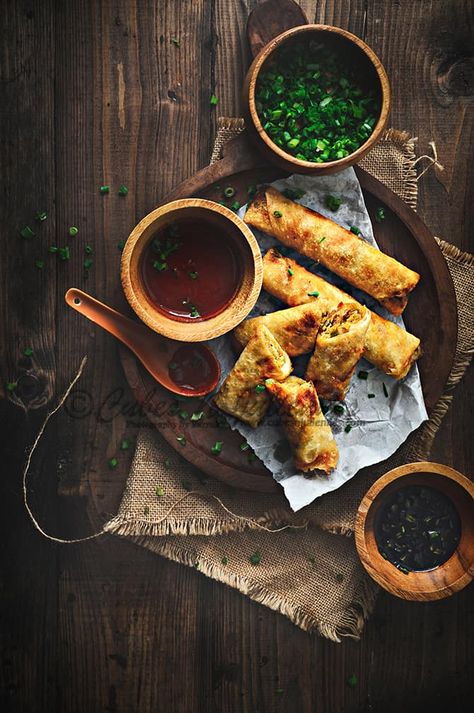 Chicken Spring Roll Spring Rolls Food Photography, Spring Roll Photography, Spring Rolls Photography, Appetizer Photography, Chicken Spring Roll Recipe, Chinese Food Photography, Meal Photography, Rolls Photography, Non Veg Food