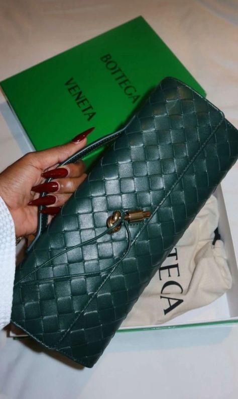 Green Bottega Bag, Bottega Andiamo, Priscilla Ojo, Bottega Clutch, Bottega Veneta Andiamo, Bottega Bag, Bag Obsession, Hot Bags, Trending Handbag