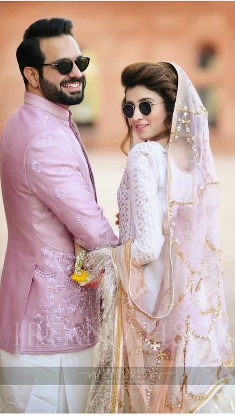 Pinterest ● @bhavi91 Indian Wedding Couple Poses, Poses With Glasses, Indian Wedding Poses, Indian Wedding Photography Couples, Couple Wedding Dress, Bridal Photography Poses, Indian Bridal Photos, Indian Wedding Couple Photography, Bride Photography Poses