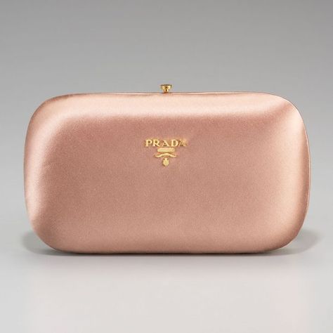 Princess Kate Style, Prada Clutch, Prada Pink, Hand Bags For Women, Designer Clutch Bags, Pink Clutch, Designer Clutch, Kate Middleton Style, Prada Handbags