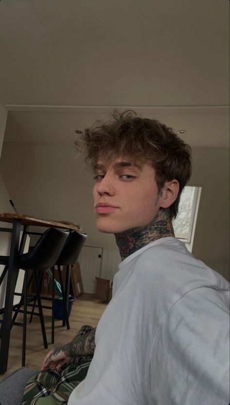 Aaron Liebregts, Chest Tattoo Men, Tumblr Boys, Photography Inspo, Short Hair Styles, Wattpad, Instagram Photos, Photo And Video