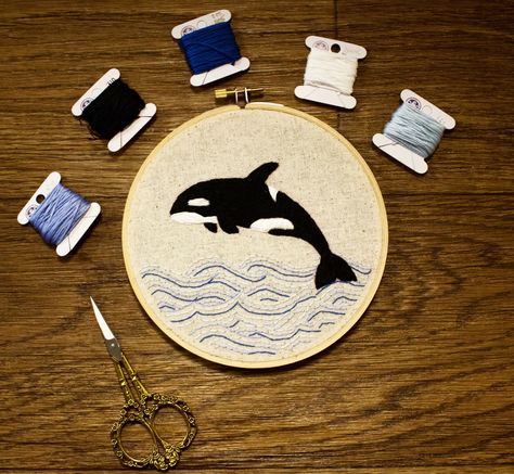 Orca Embroidery Pattern, Orca Embroidery, Tissue Paper Painting, Summer Sewing Projects, Embroidery Hoop Crafts, Diy Embroidery Designs, Embroidery Tshirt, Hat Embroidery, Hand Embroidery Projects