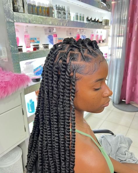 Passion Twist With Wrapped Base Wrapped Passion Twist, Passion Twist Bob, Passion Twist Hairstyles, Passion Twist With Wrapped Base, Passion Twists Hairstyle With Color, Twist Hairstyle Kids, Passion Twists, Passion Twists Hairstyle, Boho Passion Twists