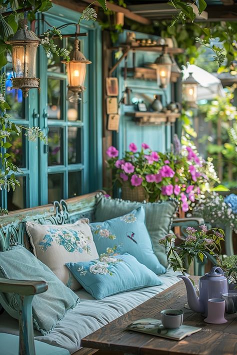 Blend shabby chic decor with bohemian flair using distressed furniture and vintage fabrics. Soft pastels and floral patterns create a romantic atmosphere. Shabby Chic Backyard, Bohemian Patio Ideas, Shabby Chic Outdoor Decor, Pin Terest, Chic Patio, Shabby Chic Patio, Courtyard Plants, Shabby Chic Porch, Bohemian Patio