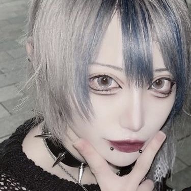 Vkei Makeup Masc, Vkei Make Up, Vkei Makeup, Visual Kei Makeup, Silver Makeup, Shorter Hair, Random People, Male Makeup, Male Eyes