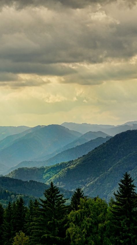 Distant Mountains Landscapes, Smokey Mountains Vacation, Mountains Vacation, Distant Mountains, Mountain Vacations, Mountain Landscape, Beautiful Nature, Layout, Natural Landmarks