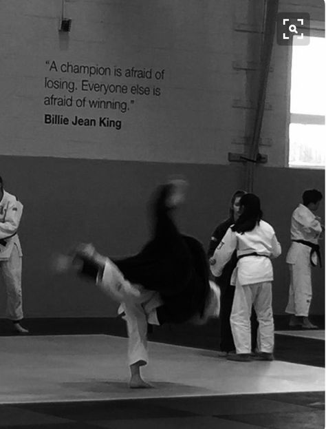 Brazilian Jujitsu Aesthetic, Karate Poses, Taekwondo Quotes, Judo Training, Fighter Workout, Kyokushin Karate, Bjj Training, Karate Martial Arts, Ju Jitsu