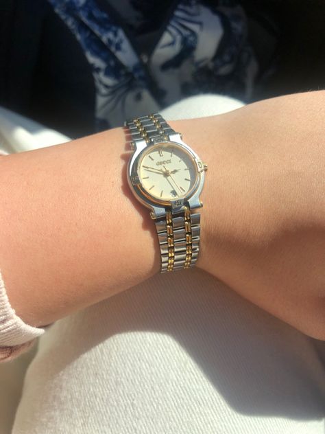 Silver Watch Aesthetic Women, Silver Watch Aesthetic, Watches Aesthetic, Aesthetic Gucci, Aesthetic Watches, Gucci Watch Women, Classy Watches, Watch Aesthetic, Gucci Watches