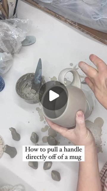 Mug Forms, Pottery Instagram, How To Make Ceramic, Line Quality, Clay Videos, Pottery Lessons, Advanced Ceramics, Pottery Videos, Keramik Design