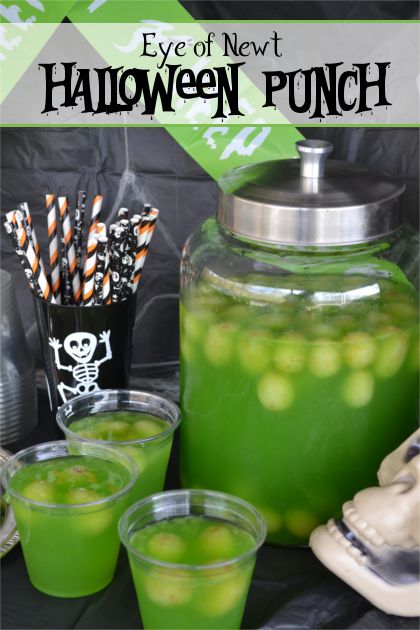 Halloween Punch With Eyeballs, Halloween Punch Ideas With Alcohol, Spooky Halloween Punch Alcohol, Alcholic Halloween Punch, Halloween Juice Ideas, Halloween Drinks For Kids Party, Hocus Pocus Punch Non Alcoholic, Halloween Party Drinks Alcohol Big Batch, Kids Halloween Punch Ideas