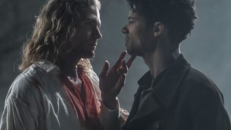 Iwtv Louis, Vampire Header, Louis And Lestat, Gay Vampire, Lestat And Louis, Sam Reid, Vampire Shows, Vampire Series, Mark Johnson