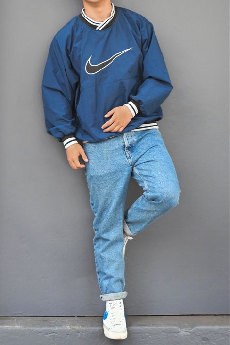 Vintage Casual Style, Outfit Ideas Man Street Styles, 2023 Male Fashion, Navy Sweatshirt Outfit Men, Vintage Nike Outfits Men, 90s Man Outfit, Mens Fashion Casual Outfits Street Style, Vintage Fits Men, Men’s Spring Outfits