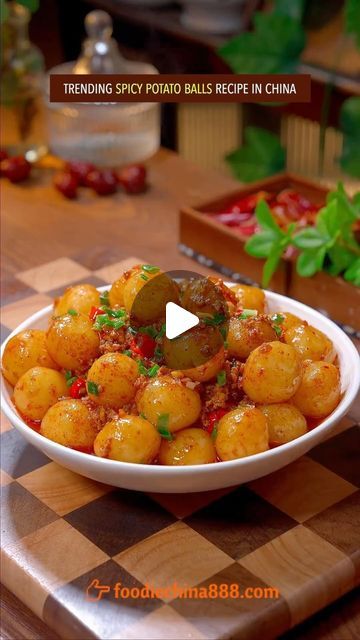 Potato Chinese Recipes, Chinese Potatoes Recipe, Potato Balls Recipe, Baby Potato Recipes, Potatoes Vegetables, Potato Balls, Stuffed Potato Balls, Baby Potatoes, Balls Recipe