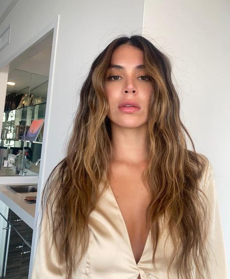 Messy Hair Waves, Beach Waves Brunette Hair, Beach Hairstyles Dark Hair, Beach Waves Wedding Hair Long, Effortless Waves Medium Hair, Beach Waves Thick Hair, Beach Wave Haircut, Beach Waves Medium Length Hair, Long Beach Waves Hair