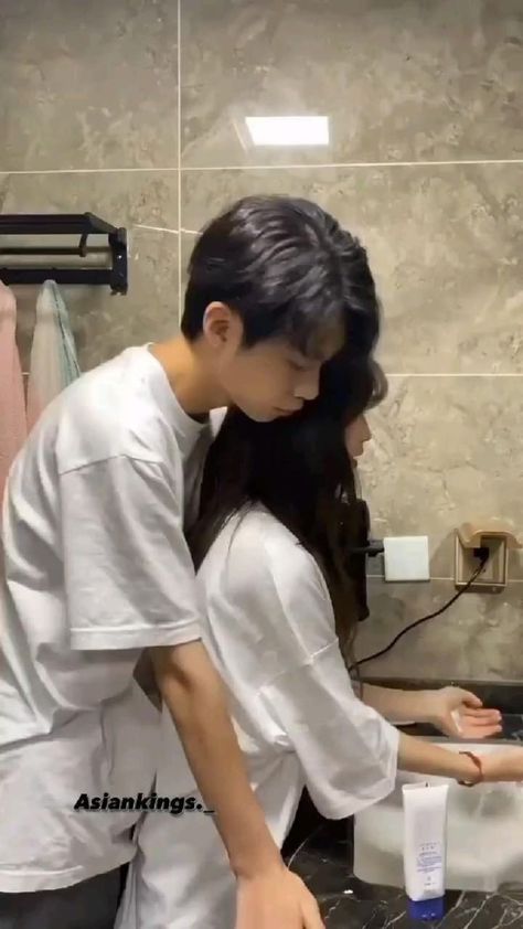 Image Couple, 사진 촬영 포즈, Couples Vibe, Ulzzang Couple, Korean Couple, Cute Couples Kissing, Kissing Couples, Cute Relationship Goals, Couple Aesthetic