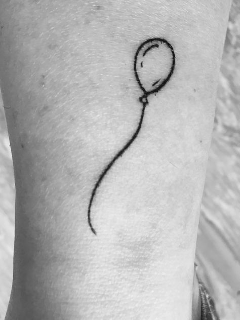 Cute Balloon Tattoo, Tiny Balloon Tattoo, Simple Balloon Tattoo, Balloon Tattoo Design, Balloon Tattoo Ideas, Ballon Tattoo, Balloons Tattoo, Tattoo Balloon, Little Bird Tattoos