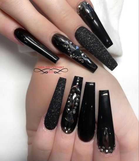 Long Black Nails, Black Acrylic Nail Designs, Baddie Black, Nail Spring, Nail Black, Nail Summer, Silver Nail Designs, Black Nails With Glitter, Black Acrylic Nails