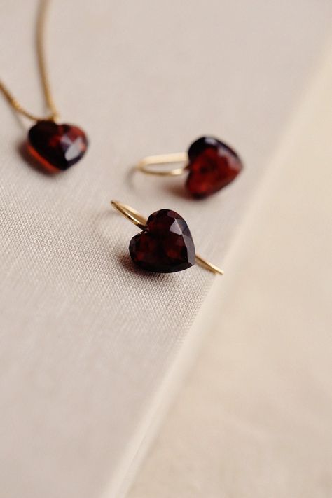 Charlotte Necklace, Garnet Heart Necklace, Garnet Heart, Heart Stone, Dope Jewelry, Deep Red Color, Jewelry Lookbook, Girly Jewelry, Jewelry Inspo