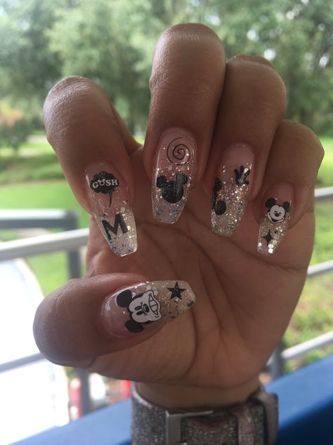 Silver Disney Nails, Sparkly Disney Nails, Disney Vacation Nails, Disney Nails Mickey, Disney Themed Nails Acrylic, Minnie Nails, Moms Nails, Disney Themed Nails, Disney Nail Designs