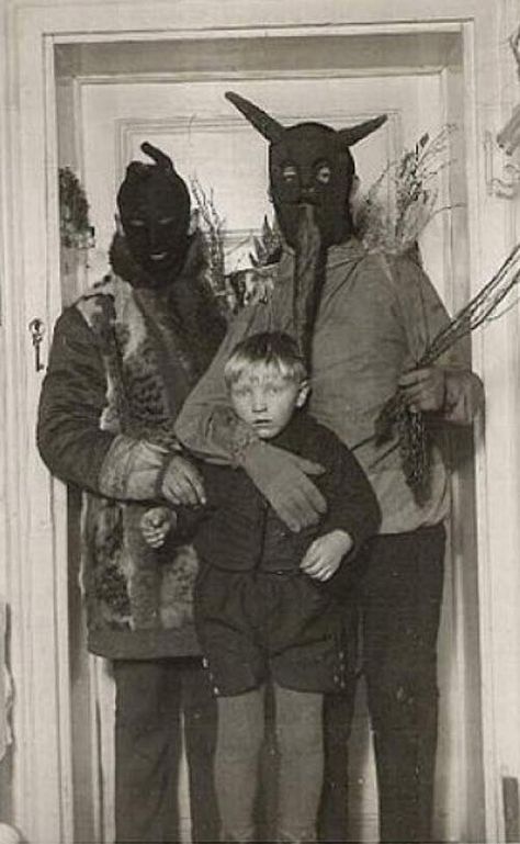 This kid looks terrified like he just got abducted by a Satanic cult lol 35 Creepy Cool Vintage Halloween Costumes ~ Vintage Bizarre, Creepy Old Photos, Images Terrifiantes, Vintage Halloween Photos, Creepy Vintage, Rabbit Costume, Creepy Photos, Big Bunny, Creepy Images