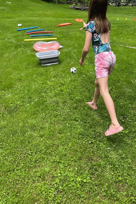 45 Easy Obstacle Course Ideas (Indoor and Outdoor!) Outdoor Obstacle Course Ideas, Easy Obstacle Course, Obstacle Course Ideas For Kids, Outdoor Obstacle Course, Vbs Games, Obstacle Course Ideas, Kids Obstacle Course, Course Ideas, Middle Schoolers