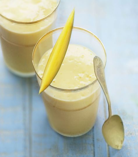 How To Make A Freezer Smoothie Foods With Probiotics, Foods For Your Gut, Best Probiotic Foods, Nutritarian Diet, Freezer Smoothies, Lassi Recipes, Chewy Bread, Inflammatory Recipes, Ibs Recipes