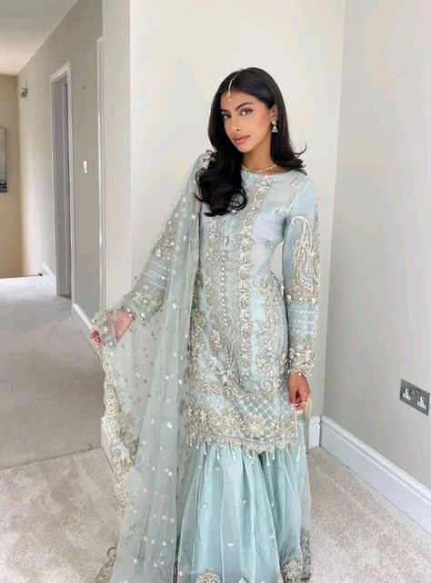 Indian Things, Desi Dress, Trendy Outfits Indian, Desi Wedding Dresses, Pani Puri, Traditional Indian Dress, Pakistani Wedding Outfits, Desi Fashion Casual, Pakistani Fancy Dresses