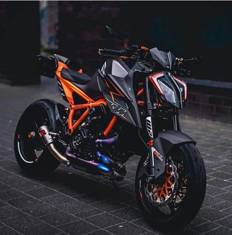 KTM 1290 Super Duke R Ktm Bike Price, Ktm 950 Adventure, 1290 Super Duke R, Ktm Super Duke, New Ktm, Ktm Dirt Bikes, Street Fighter Motorcycle, Night Rider, Super Duke