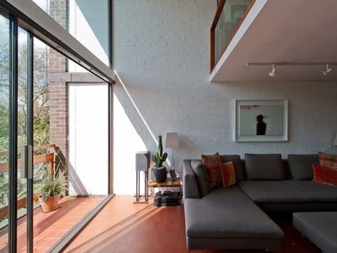 Terracotta Tiles Living Room, Contemporary Terrace, Window Walls, Terracotta Floor Tiles, Tiles Living Room, Terracotta Floors, Terracotta Floor, Hill Park, The Modern House